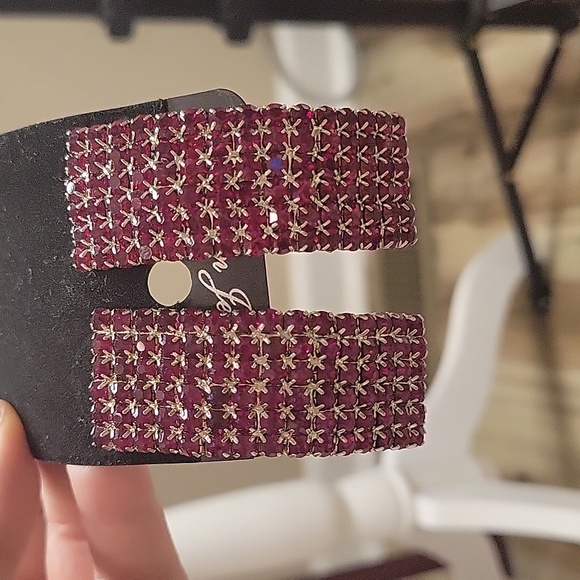 NWT Red & Silver Rhinestone Earrings - Picture 6 of 6